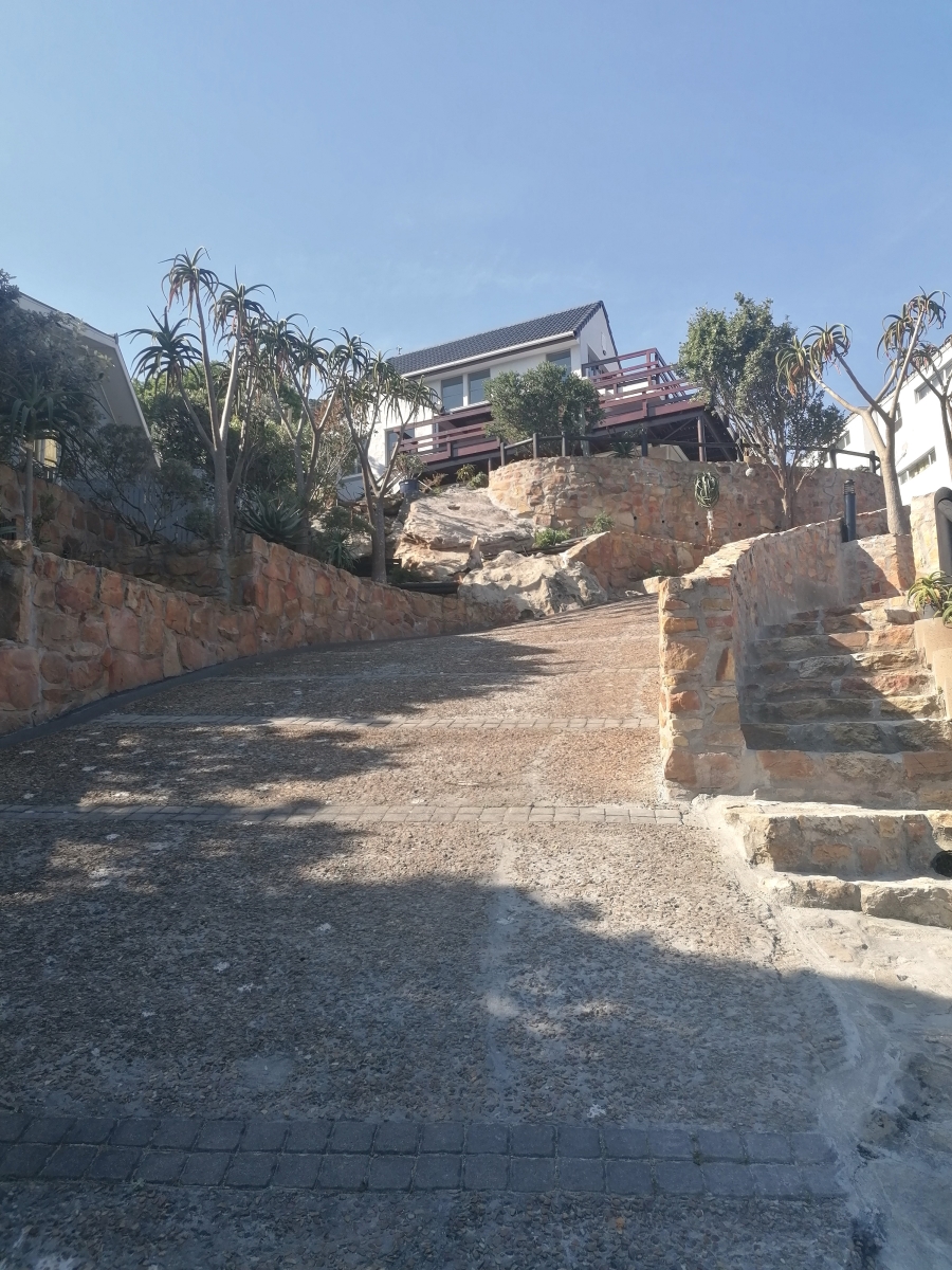 To Let 4 Bedroom Property for Rent in Glencairn Heights Western Cape